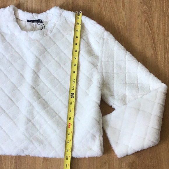 Zara Faux Fur Sweater - Picture 13 of 16